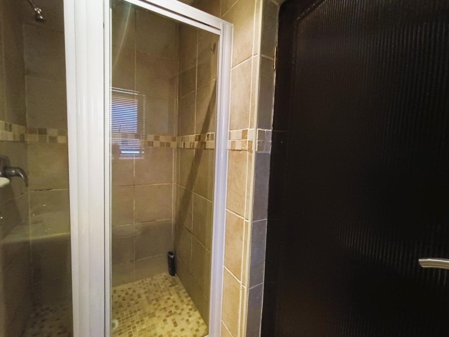 1 Bedroom Property for Sale in Langenhovenpark Free State